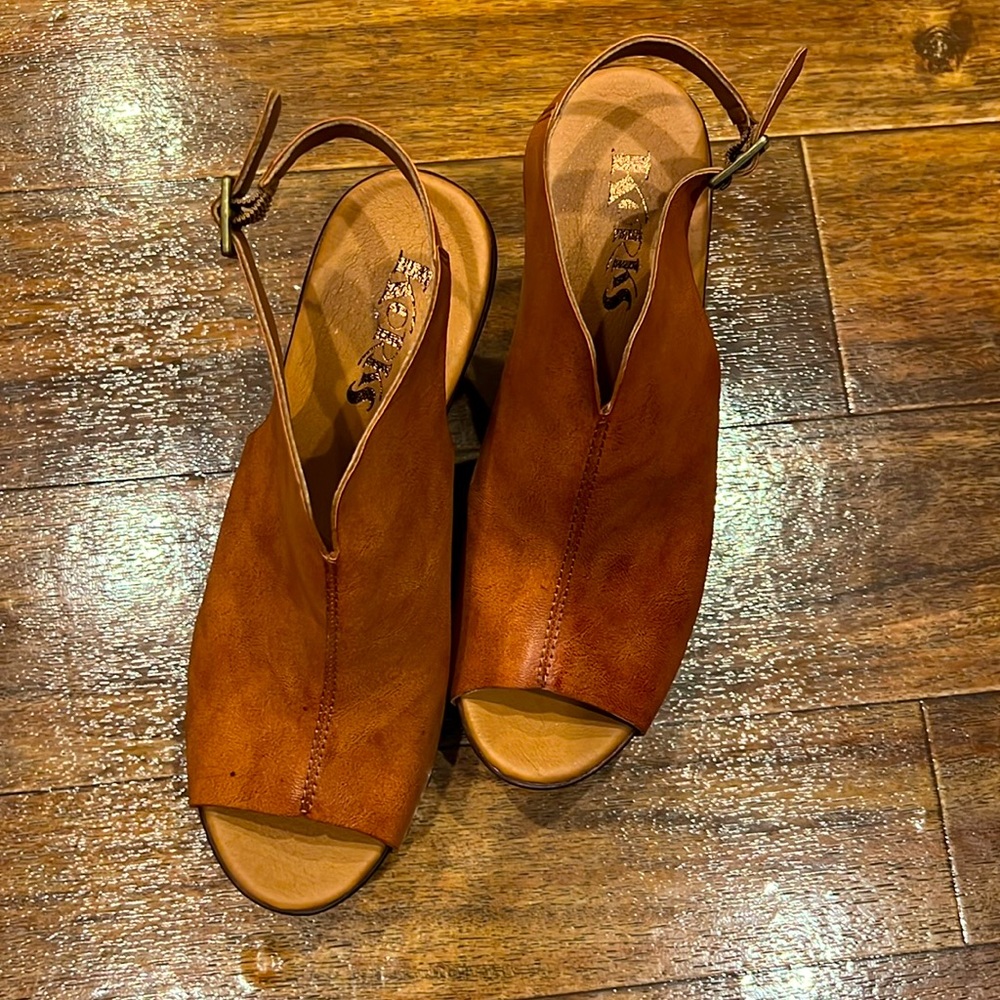 Arden Kork’s platform heel